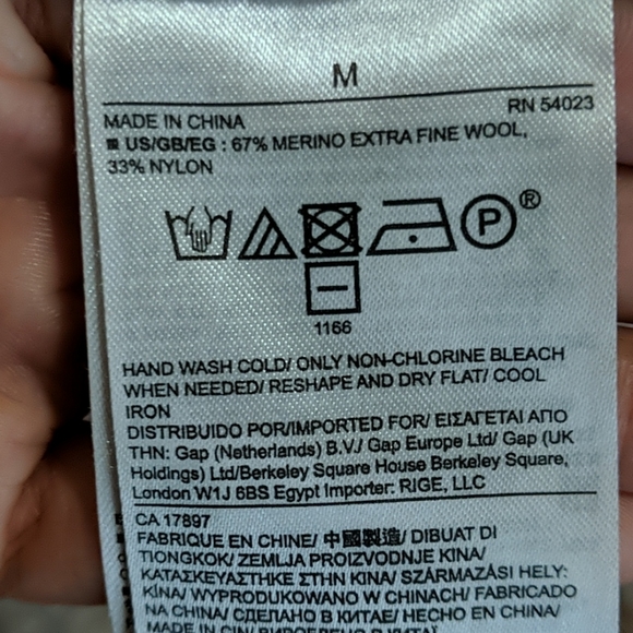 Banana Republic Wool Sweater - Picture 5 of 6